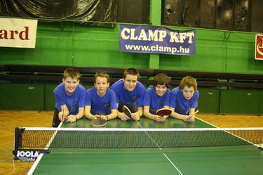a csapat tagjai, balr�l: Jeszenszki D�niel, T�th Simon, Alatty�n G�bor, Juh�sz-Vedres S�ndor �s Kov�cs Sebesty�n 