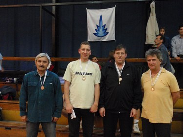 a 2008/09.�vi I.oszt�ly 1.csoport ez��st�rmesei, balr�l: Marlok Zolt�n, Galovics M�rk, P�nzes K�roly �s Sprok Antal  
